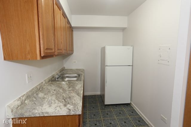 1040 W. Hollywood, Unit 516 - Photo 1