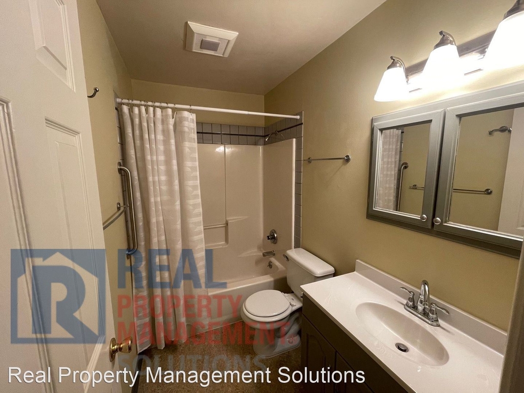 210 Ne 165th Ave. - Photo 16