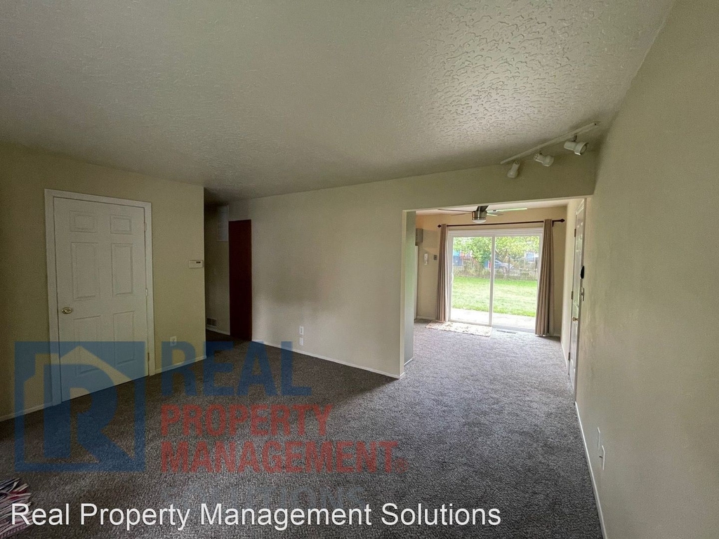 210 Ne 165th Ave. - Photo 17