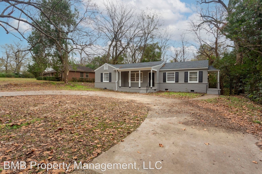 1370 Woodley Road - Photo 0