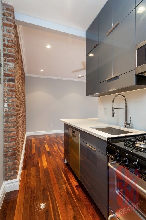 1590 Lexington Avenue - Photo 2