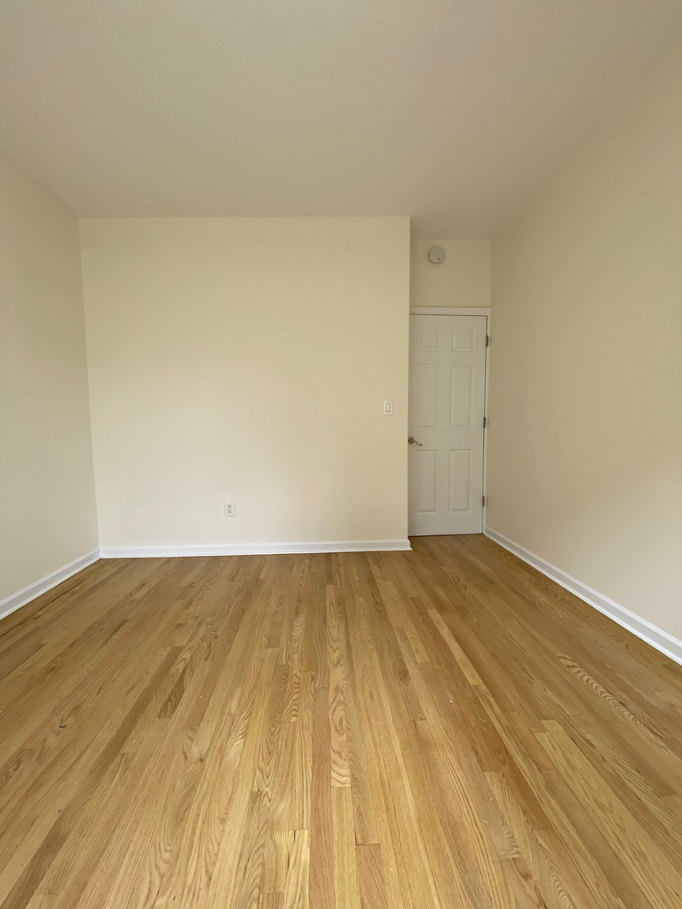 2 BED IN THE HEIGHTS*** - Photo 5