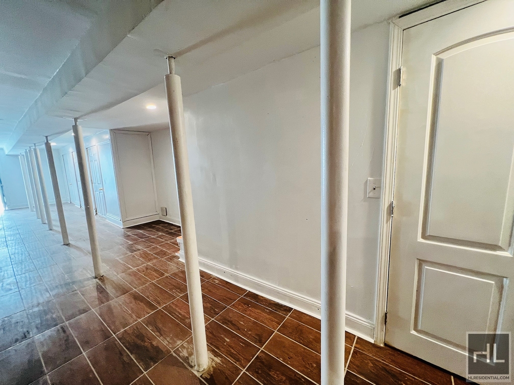 654 Lafayette Avenue - Photo 2