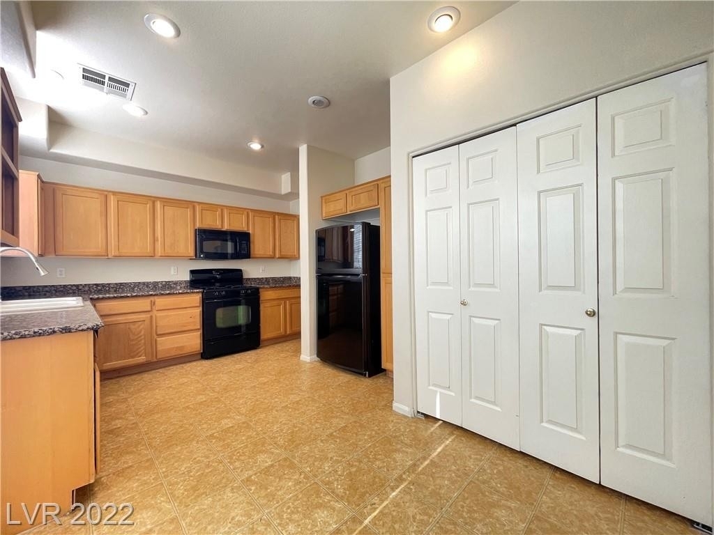 8604 Splendid Leaf Court - Photo 10