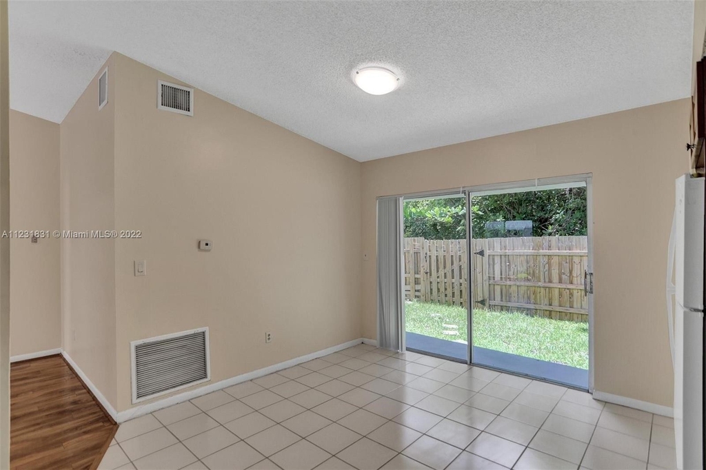 10363 Sw 207th Ter - Photo 15