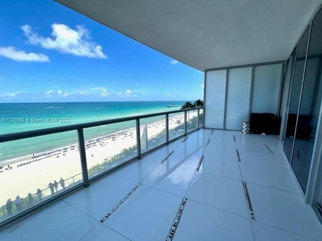 17121 Collins Ave - Photo 19