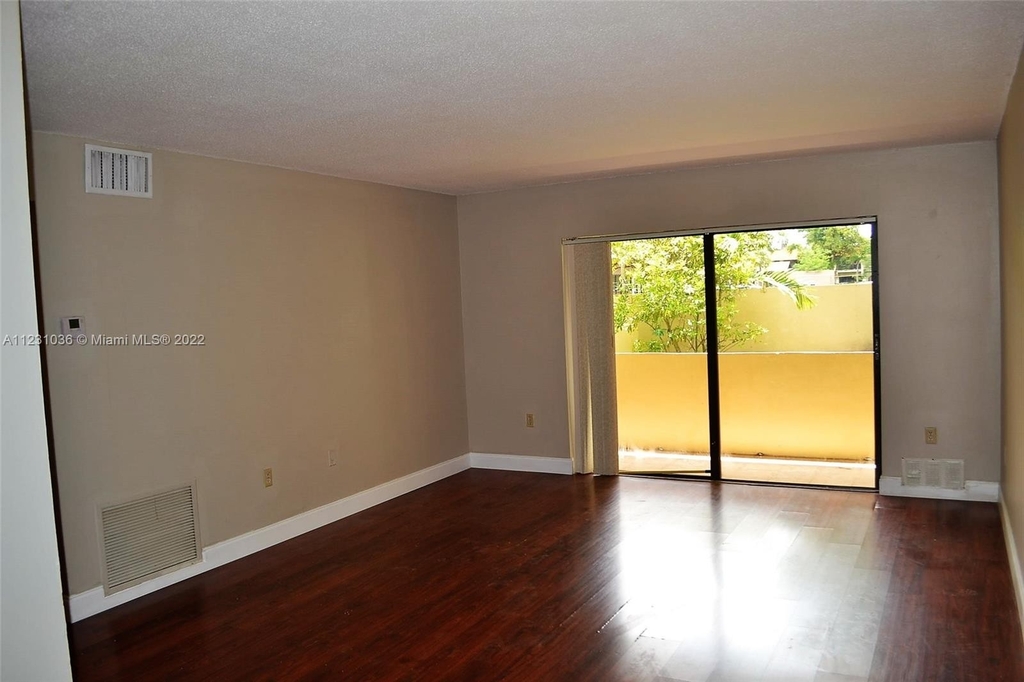 10415 N Kendall Dr - Photo 5