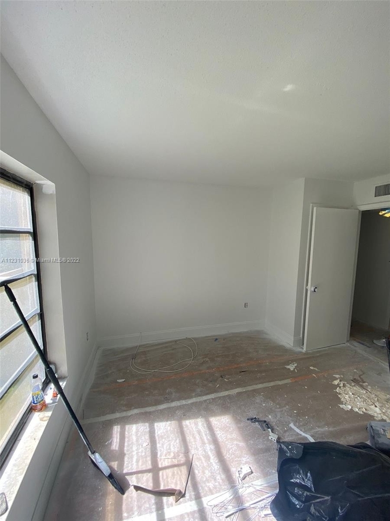 10415 N Kendall Dr - Photo 16