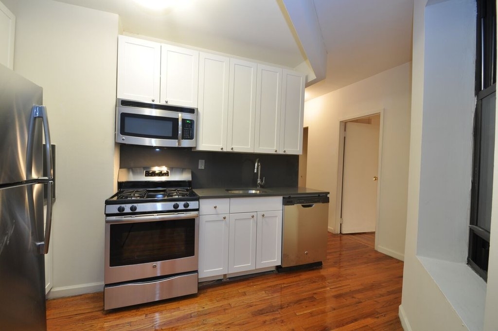 East 25th Street, Unit 5c - Photo 0