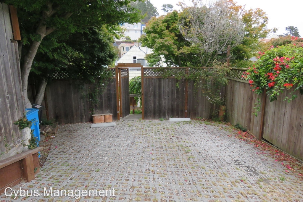 2732 Diamond St - Photo 26