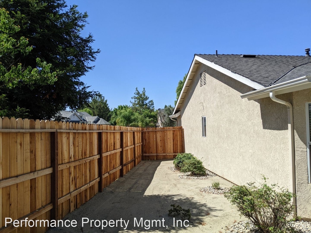 1850 E Turnberry Ave - Photo 16