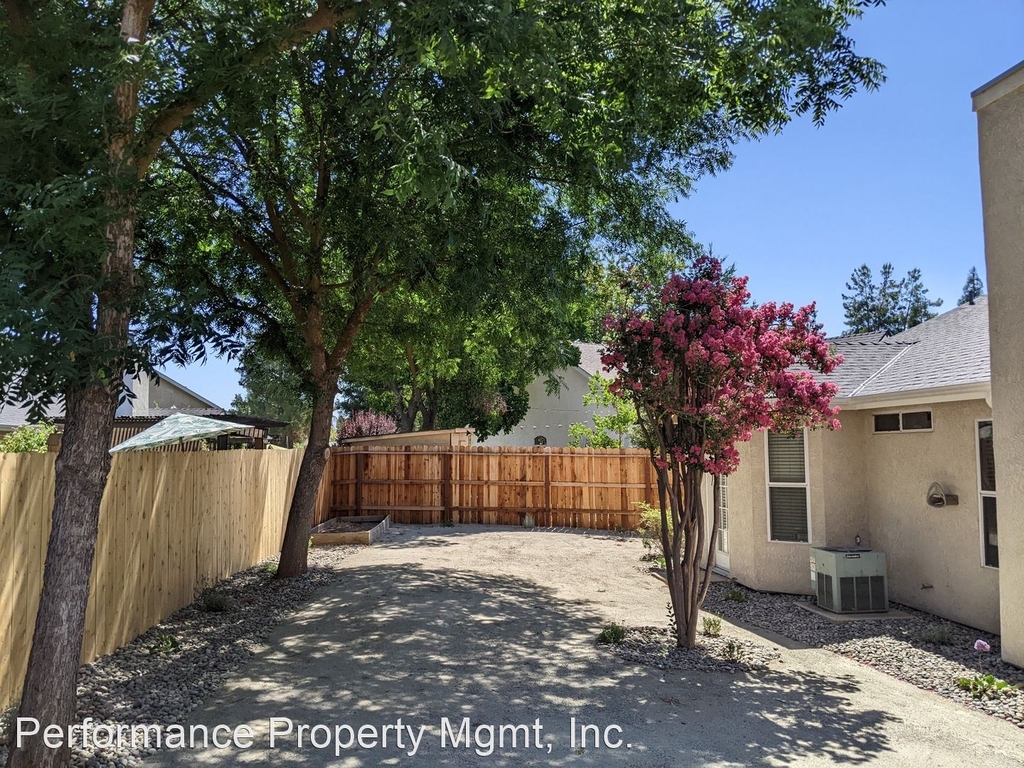 1850 E Turnberry Ave - Photo 18