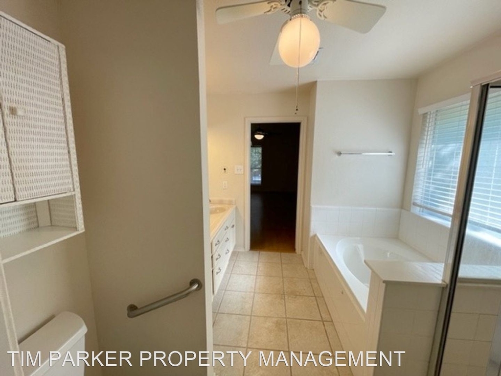 832 Dimrock - Photo 20