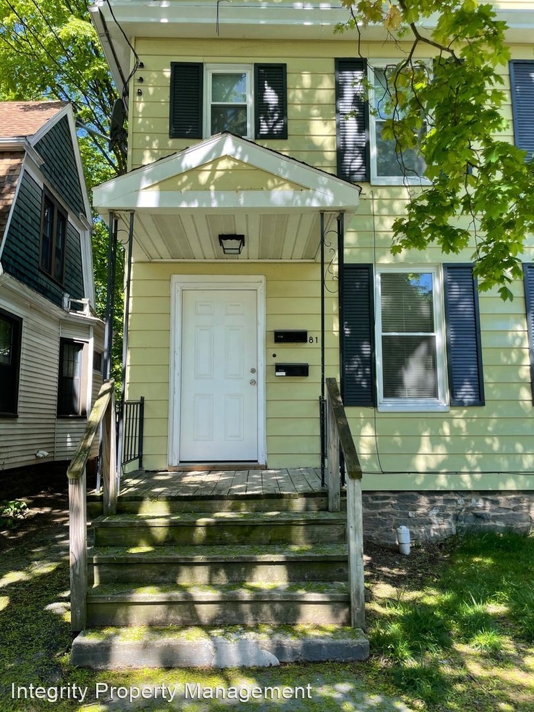 81 Elmendorf St - Photo 0