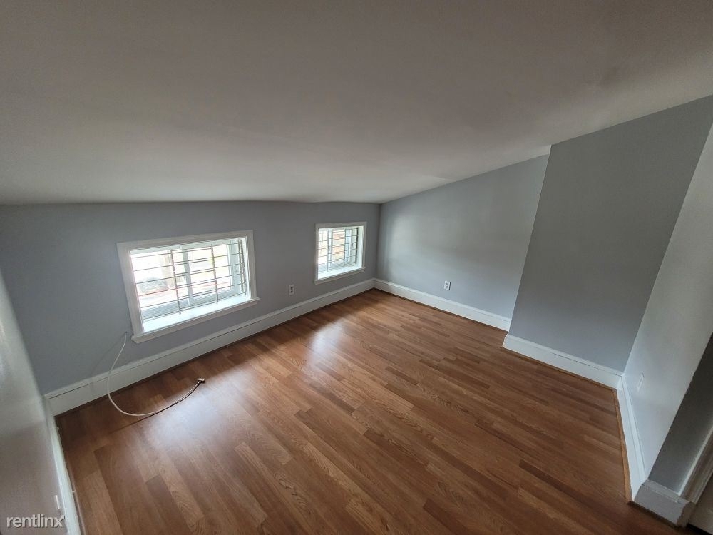 820 W Lombard St Apt 400 - Photo 2