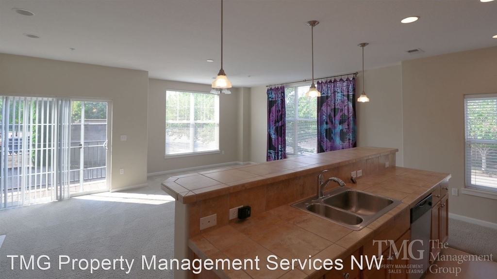 10651 Ne Red Wing Way #201 - Photo 2