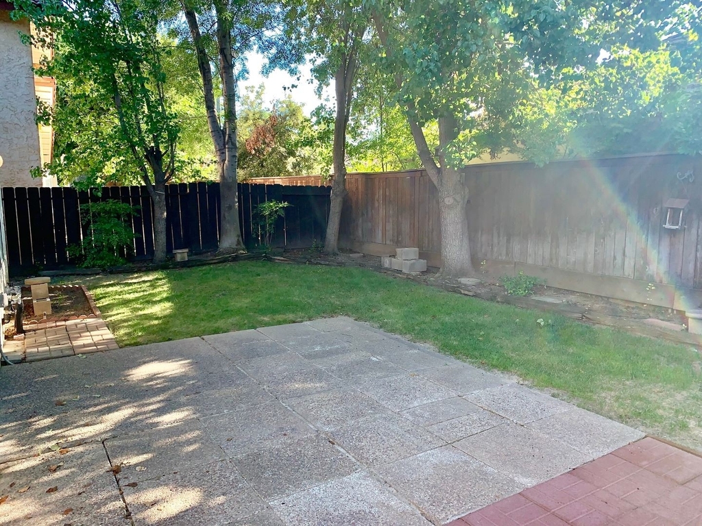 503 E Alluvial #105 - Photo 16