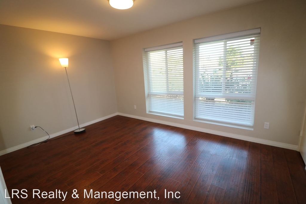 9521 Gladbeck Ave - Photo 14