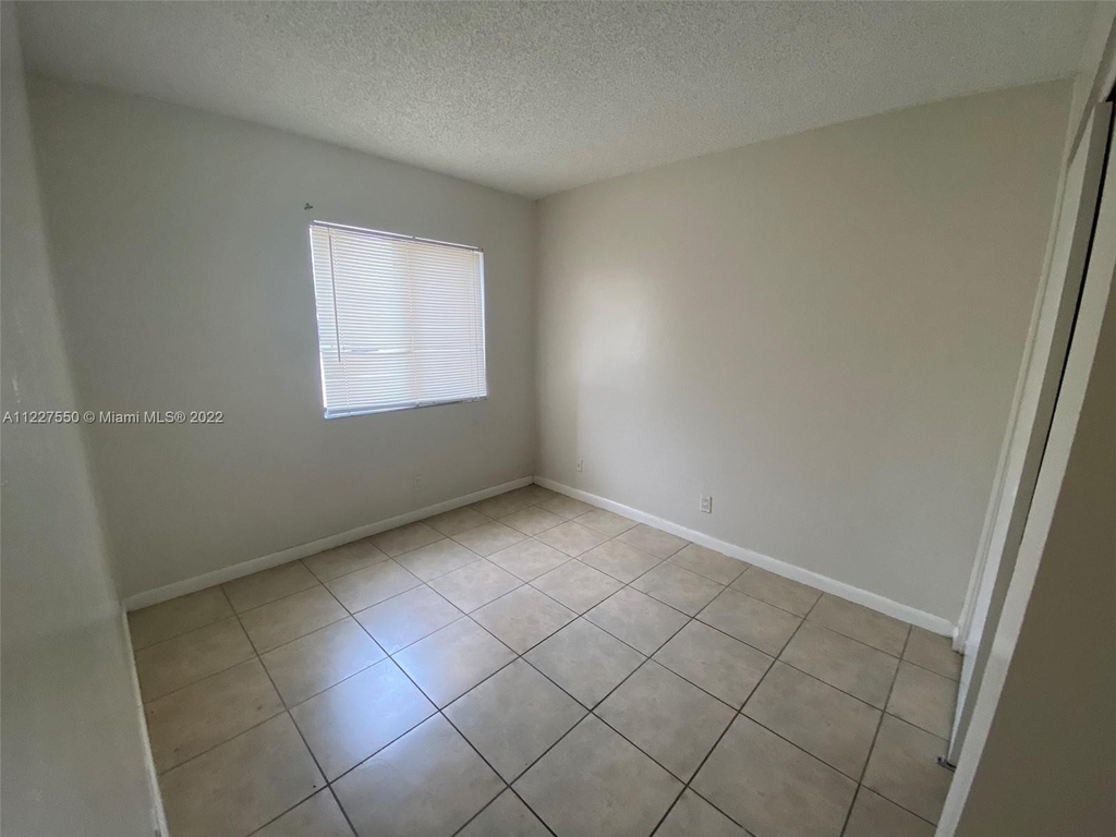 11608 Royal Palm Blvd - Photo 7