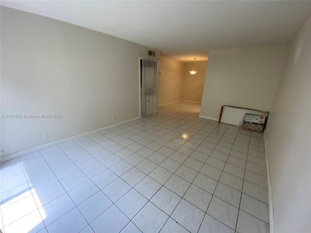 11608 Royal Palm Blvd - Photo 2