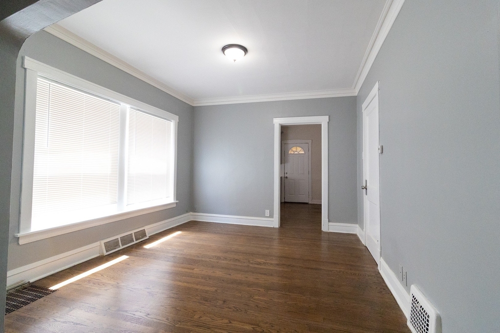 1306 Wisconsin Avenue - Photo 2