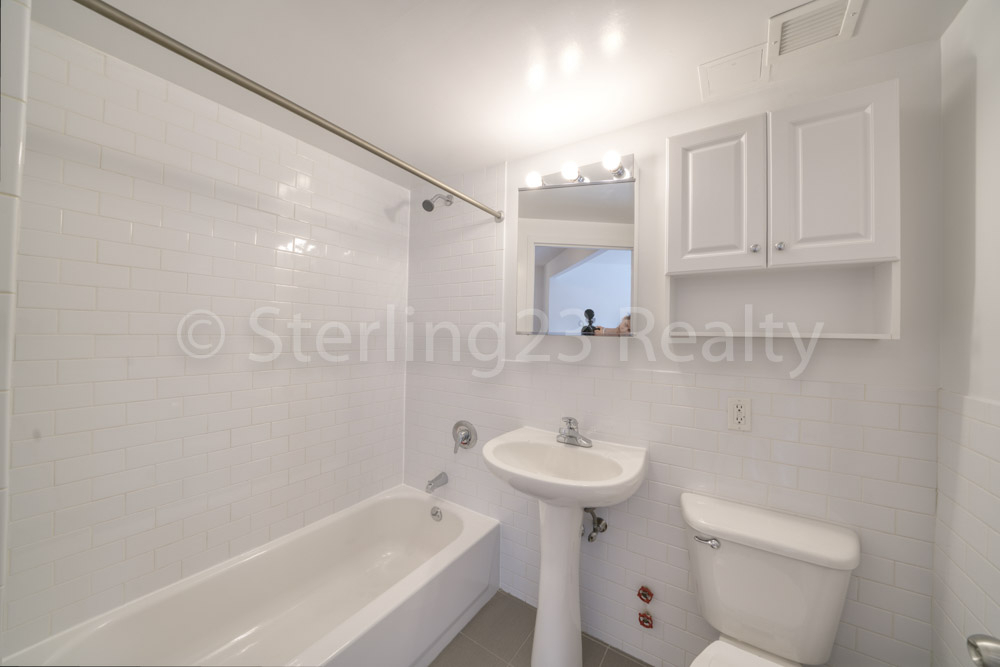 31-72 31st Street - Photo 2