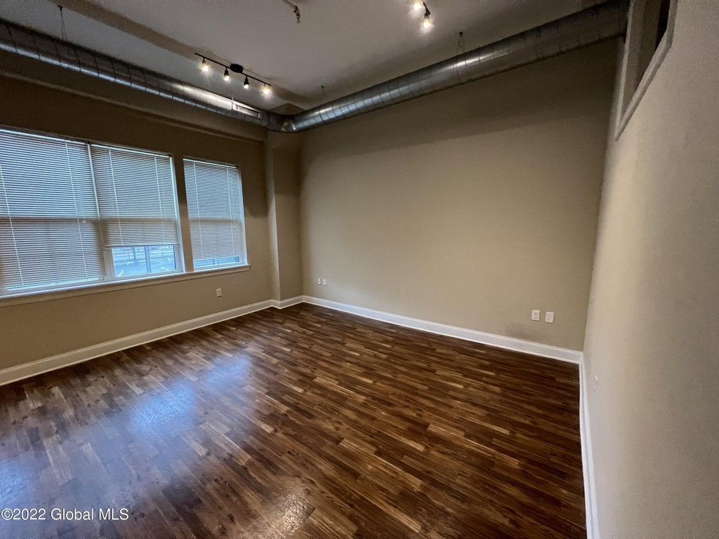 733 Broadway - Photo 9