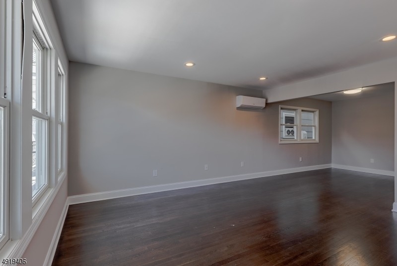 14 Poplar St - Photo 6