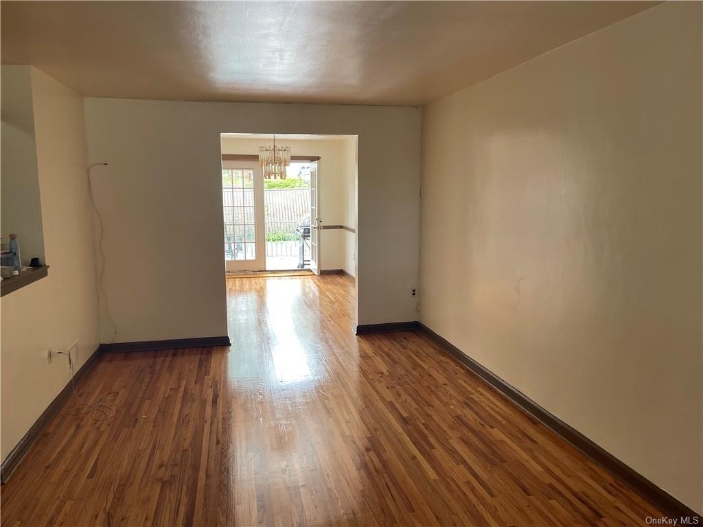 2423 Kingsland Avenue - Photo 8