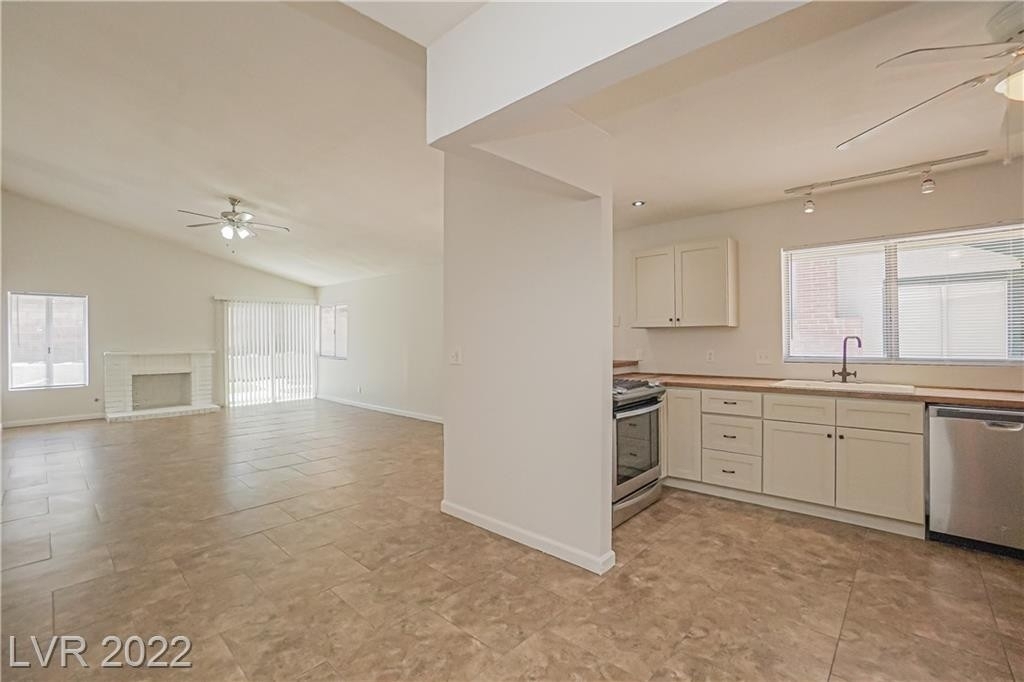 3129 Floral Vista Avenue - Photo 2