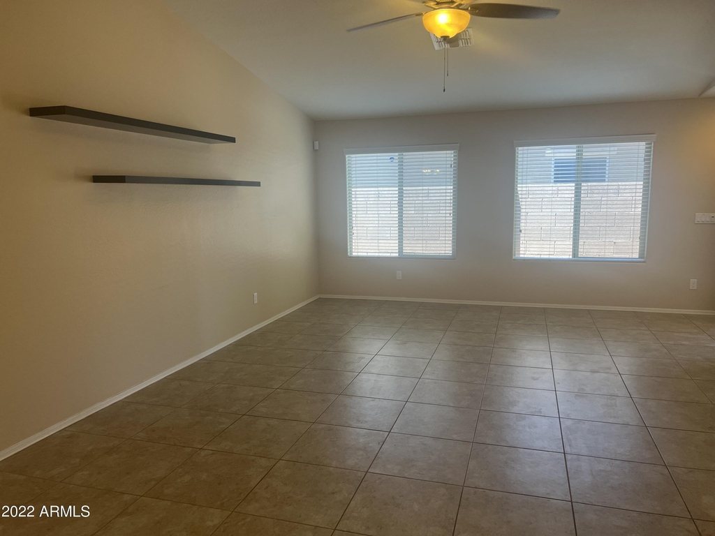 2125 E Campo Bello Drive - Photo 8