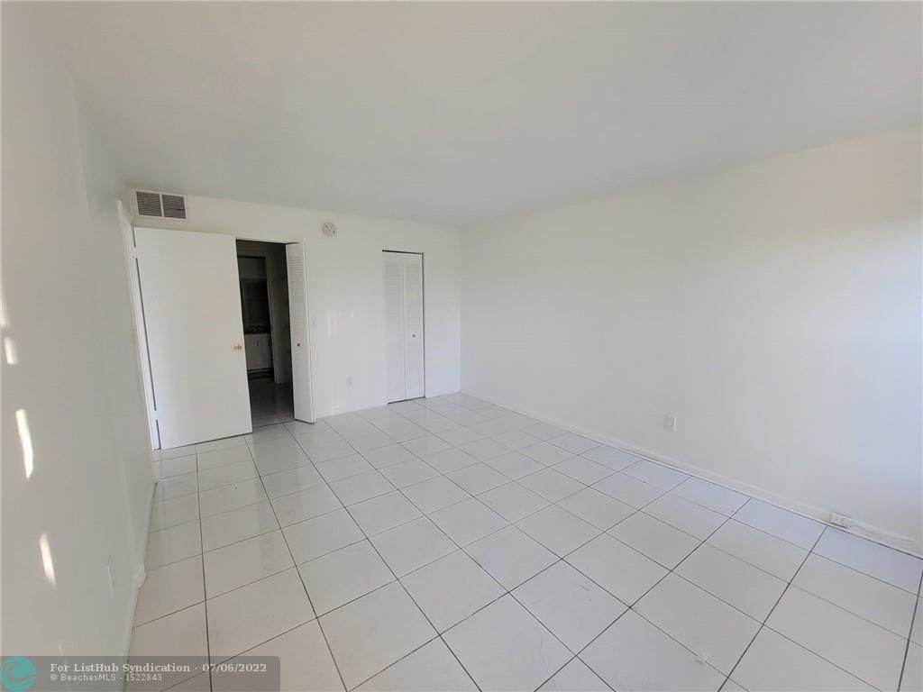 2800 Nw 56th Ave - Photo 4