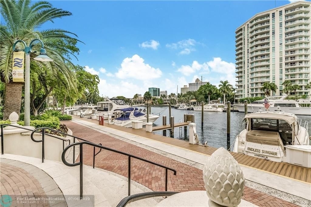 610 W Las Olas Blvd - Photo 2