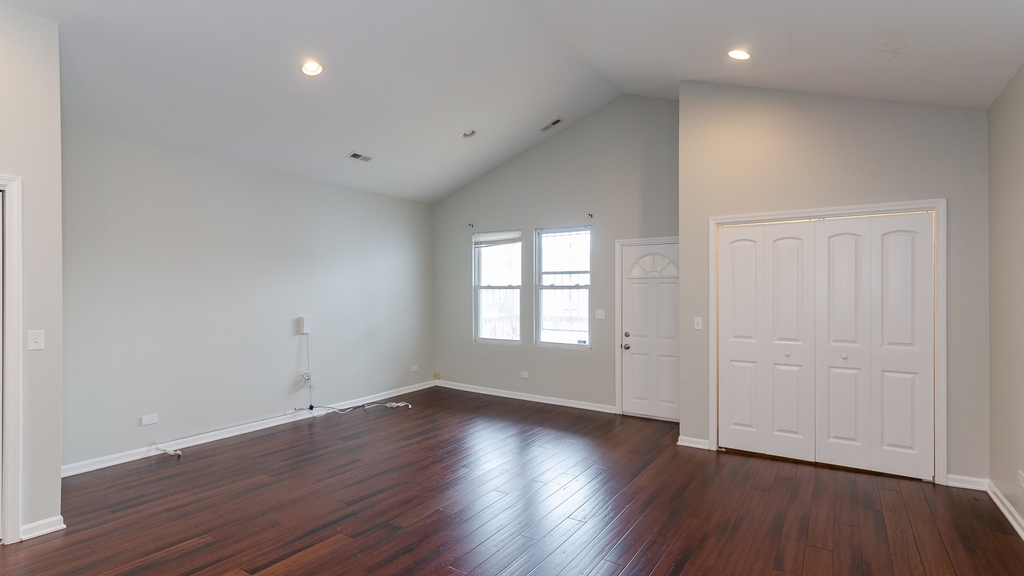 1355 W Walton Street - Photo 2