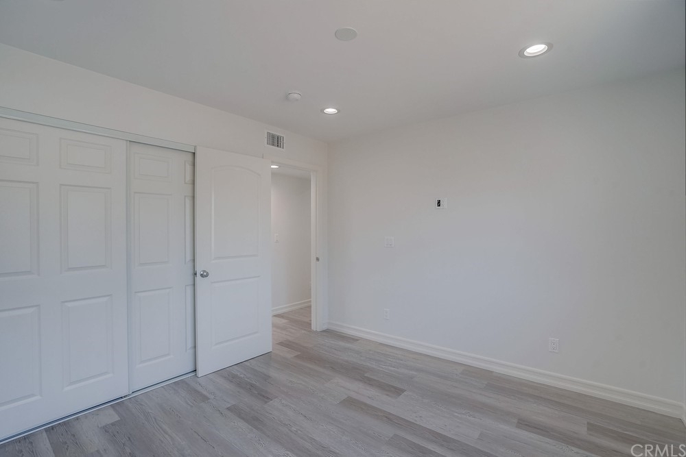 20716 Roscoe Boulevard - Photo 15