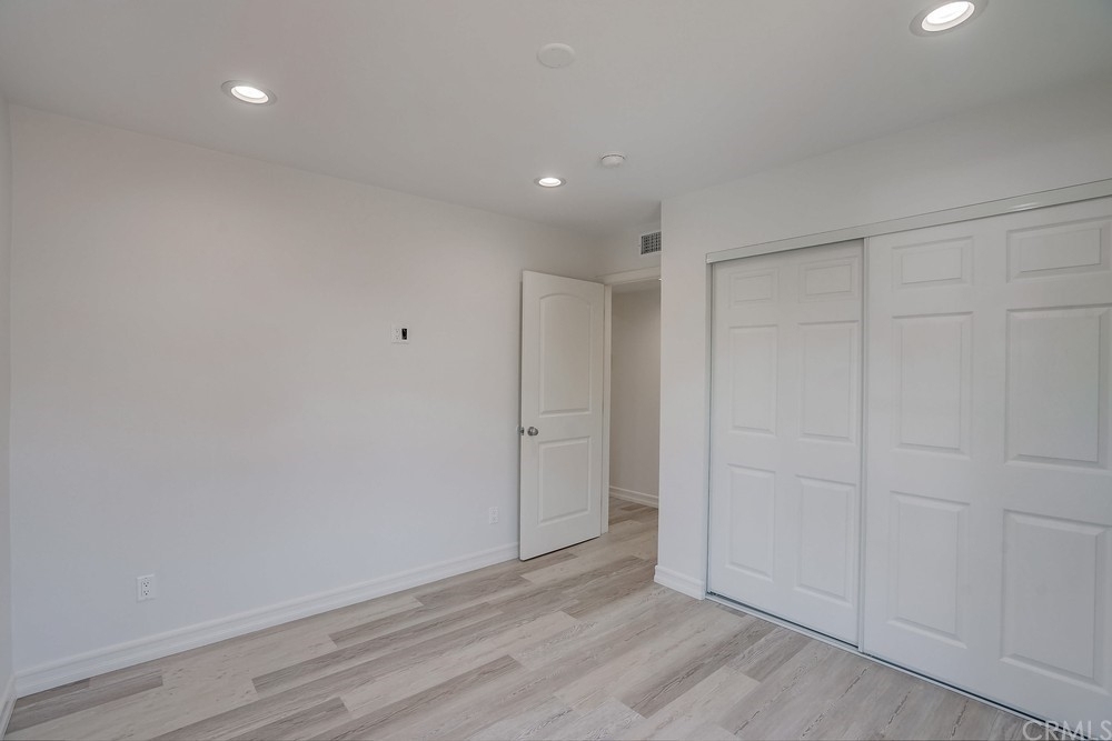 20716 Roscoe Boulevard - Photo 12