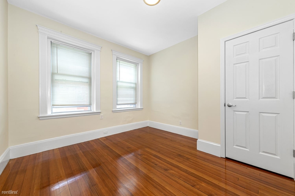 46 Brackett St Apt 2 - Photo 4