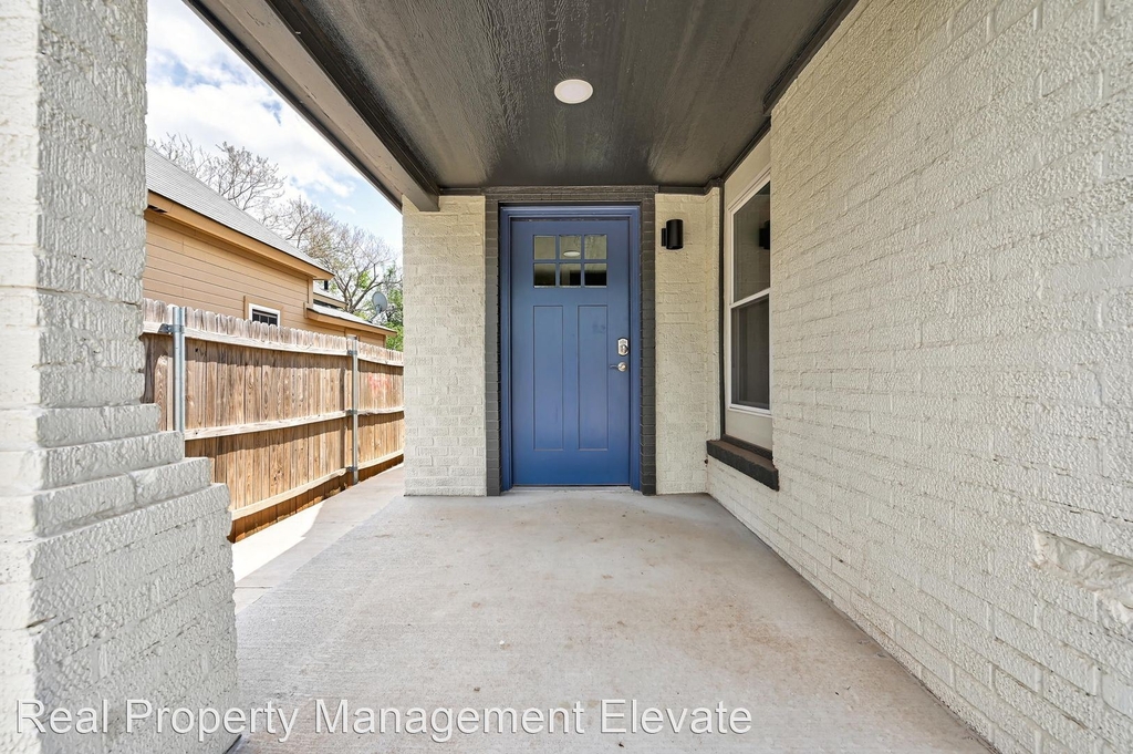 1630 Nw 13th Street - Photo 2