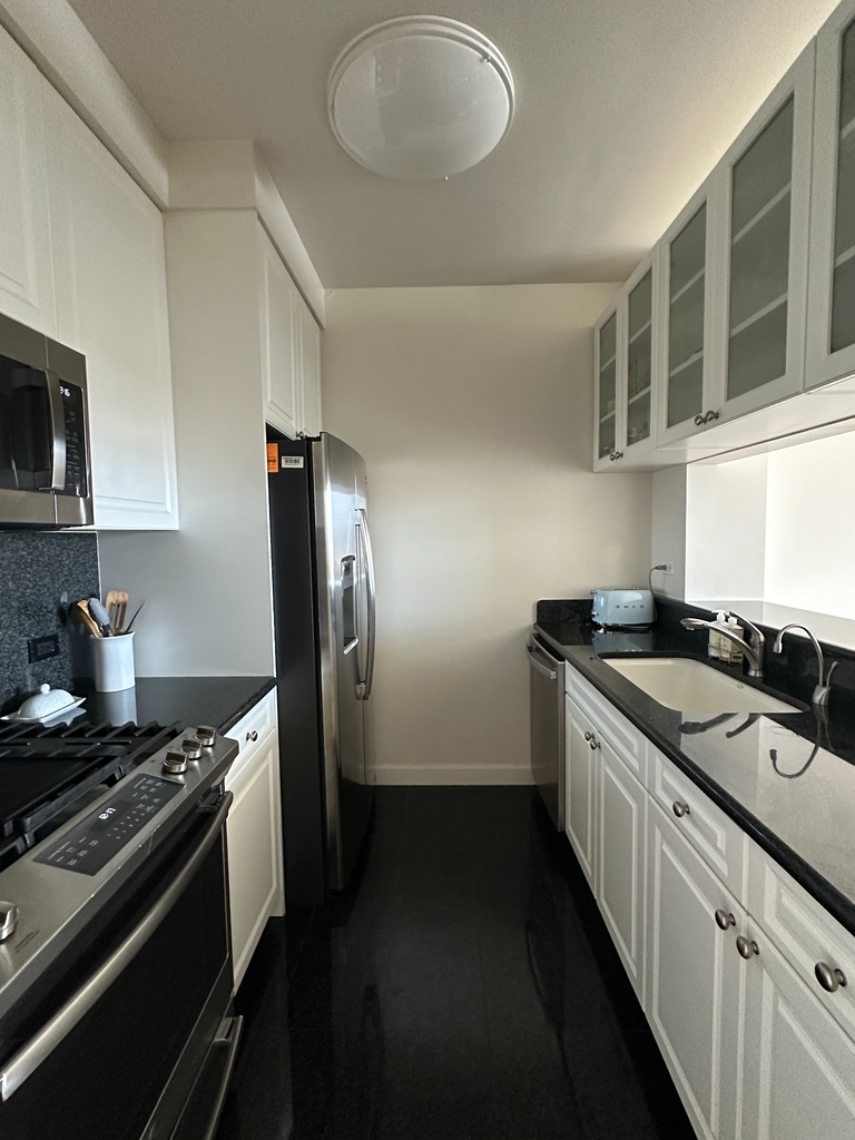 10 Barclay Street - Photo 1