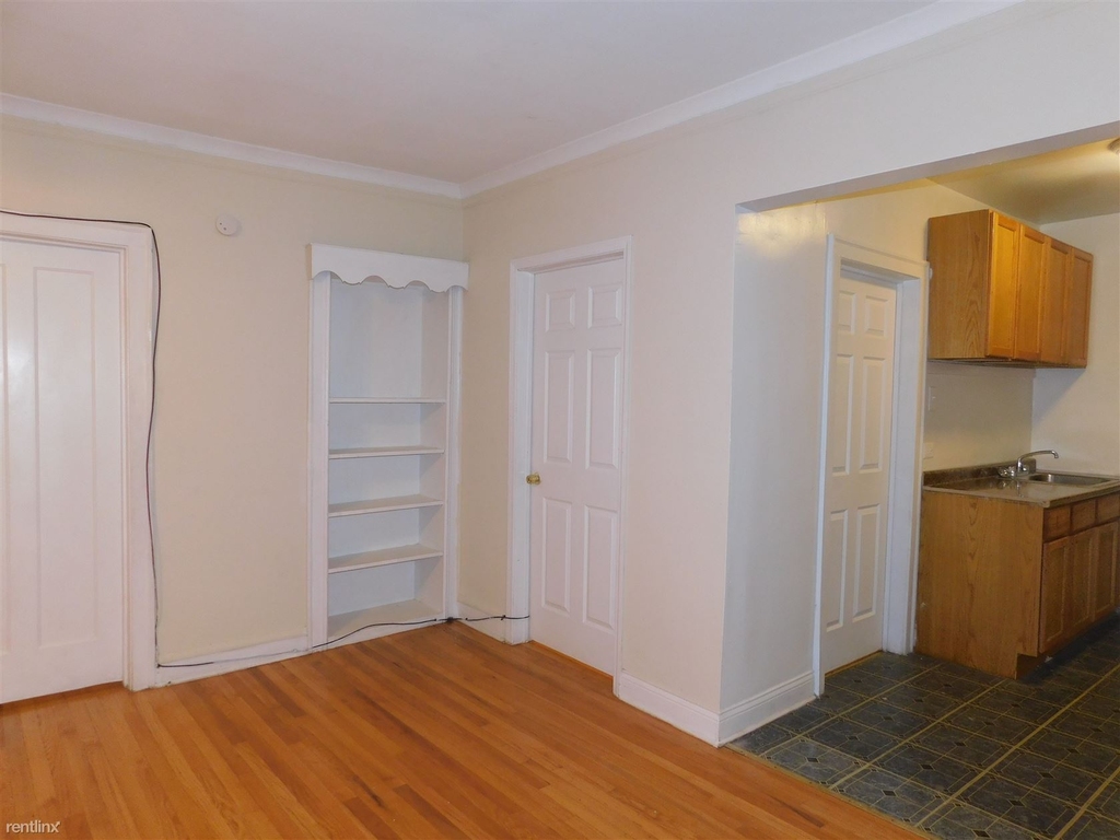 7518 N Hoyne Ave - Photo 2