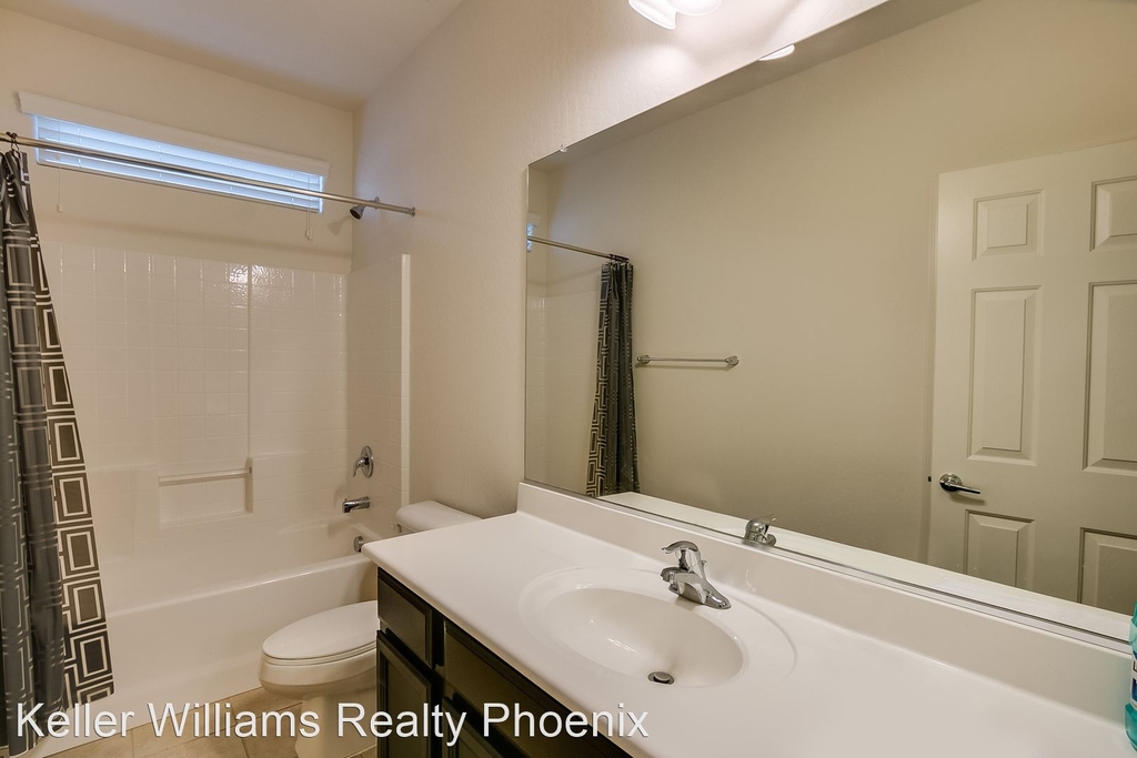 17006 West Hilton Avenue - Photo 26