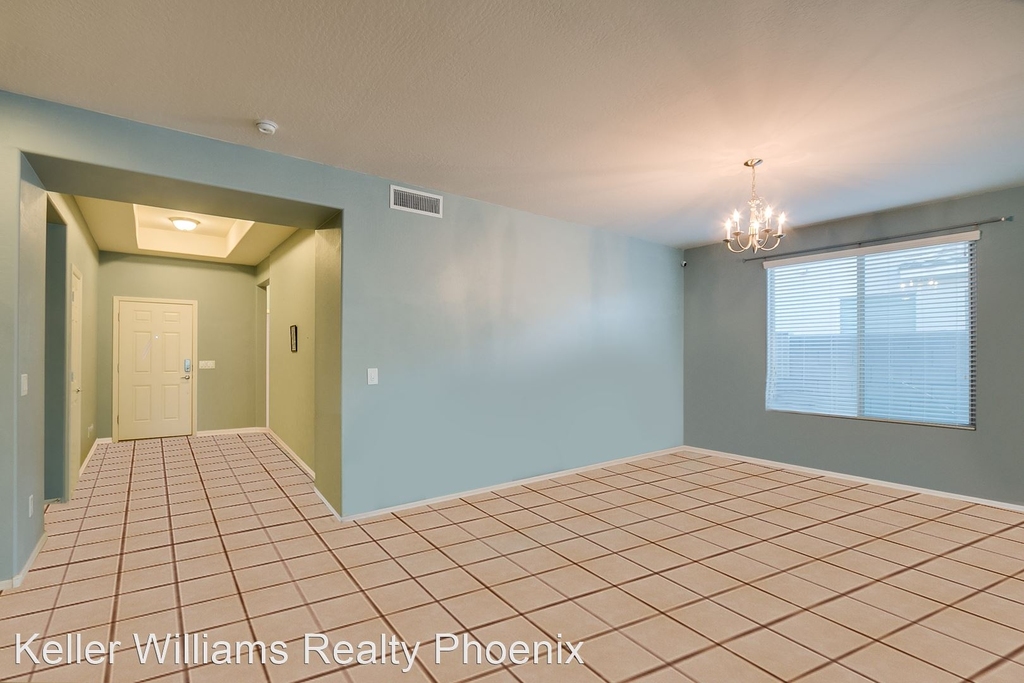 17006 West Hilton Avenue - Photo 11