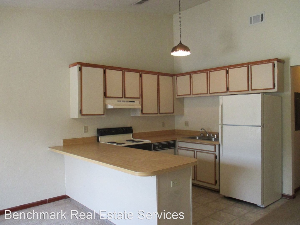 1247 Continental Court - Photo 2