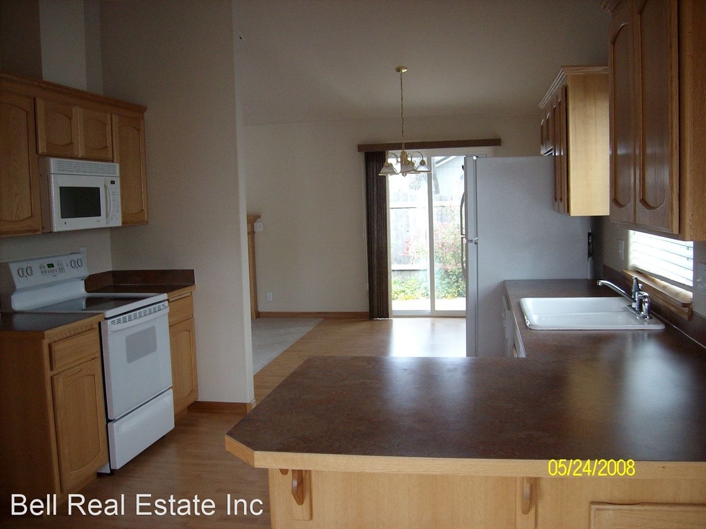 1049 Argon Ave - Photo 1