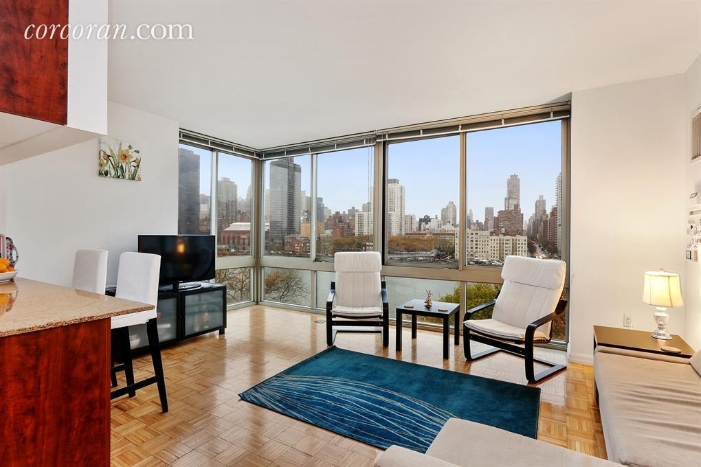 888 Main Street, NY - Photo 15