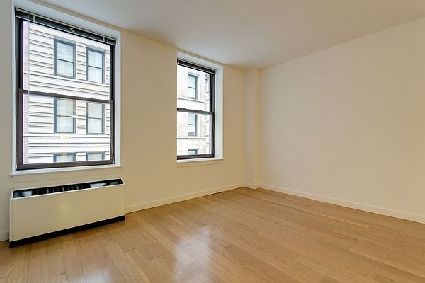 Wall Street - Photo 2