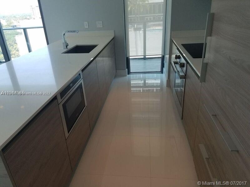 1300 S Miami Ave - Photo 11