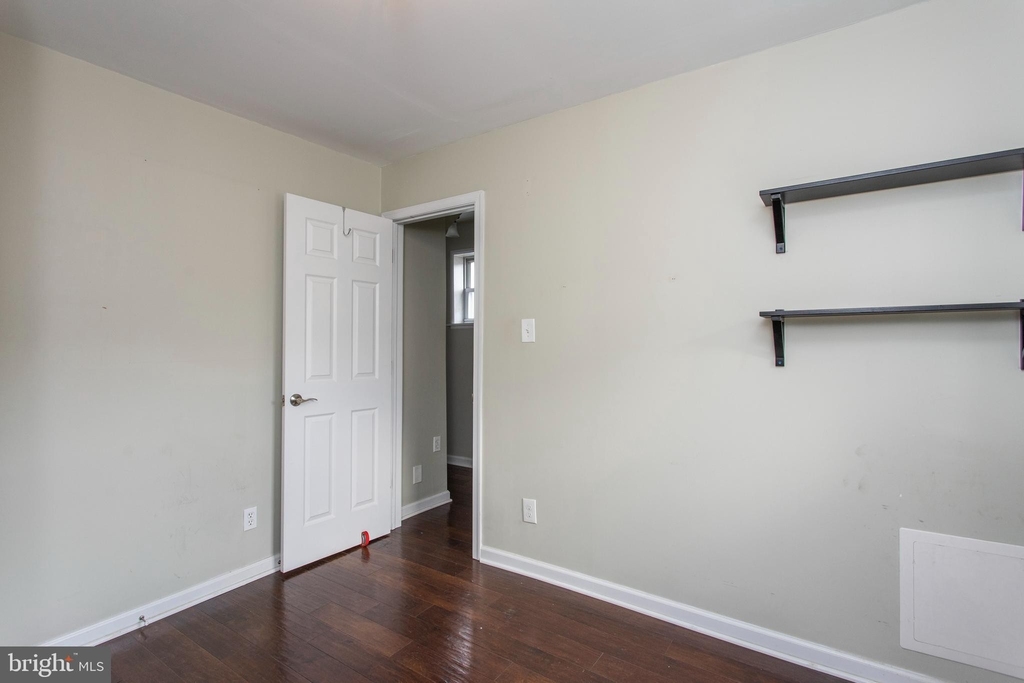 2218 E Oakdale Street - Photo 7