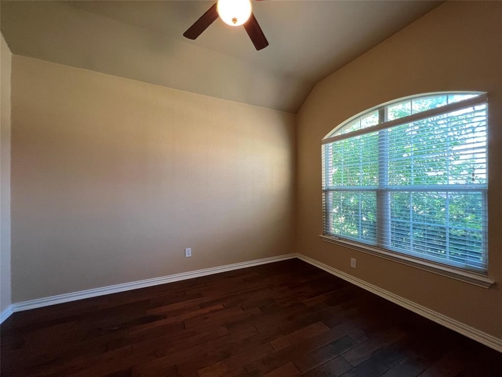 10137 Sanden Drive - Photo 2