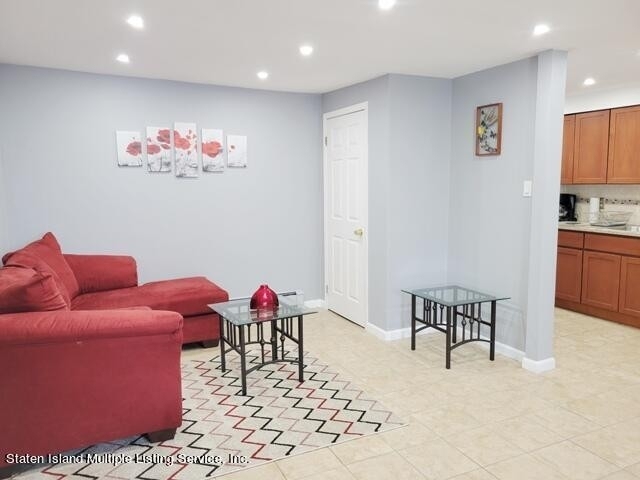 385 Raritan Avenue - Photo 5